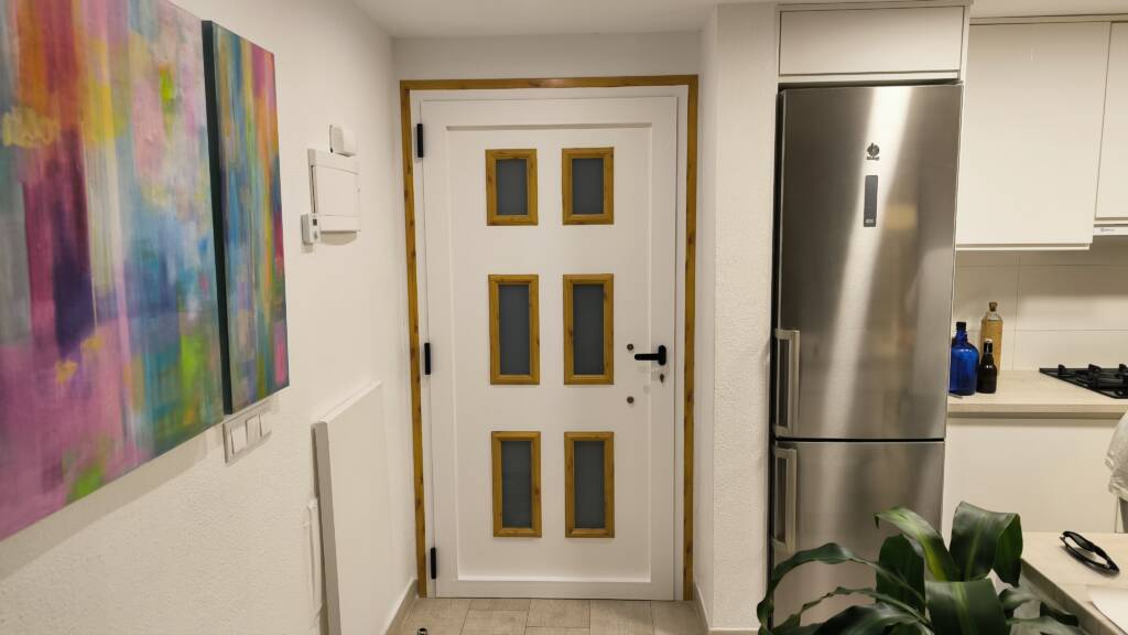 Vinilado de puerta principal